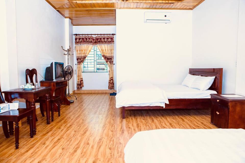 Hung Thinh Hotel Ban Gum Exteriör bild